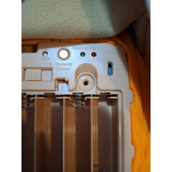 Teddy Ruxpin 2017 Animated Storytelling Bear Bluetooth LCD Eyes Tested Works - Picture 10 of 11